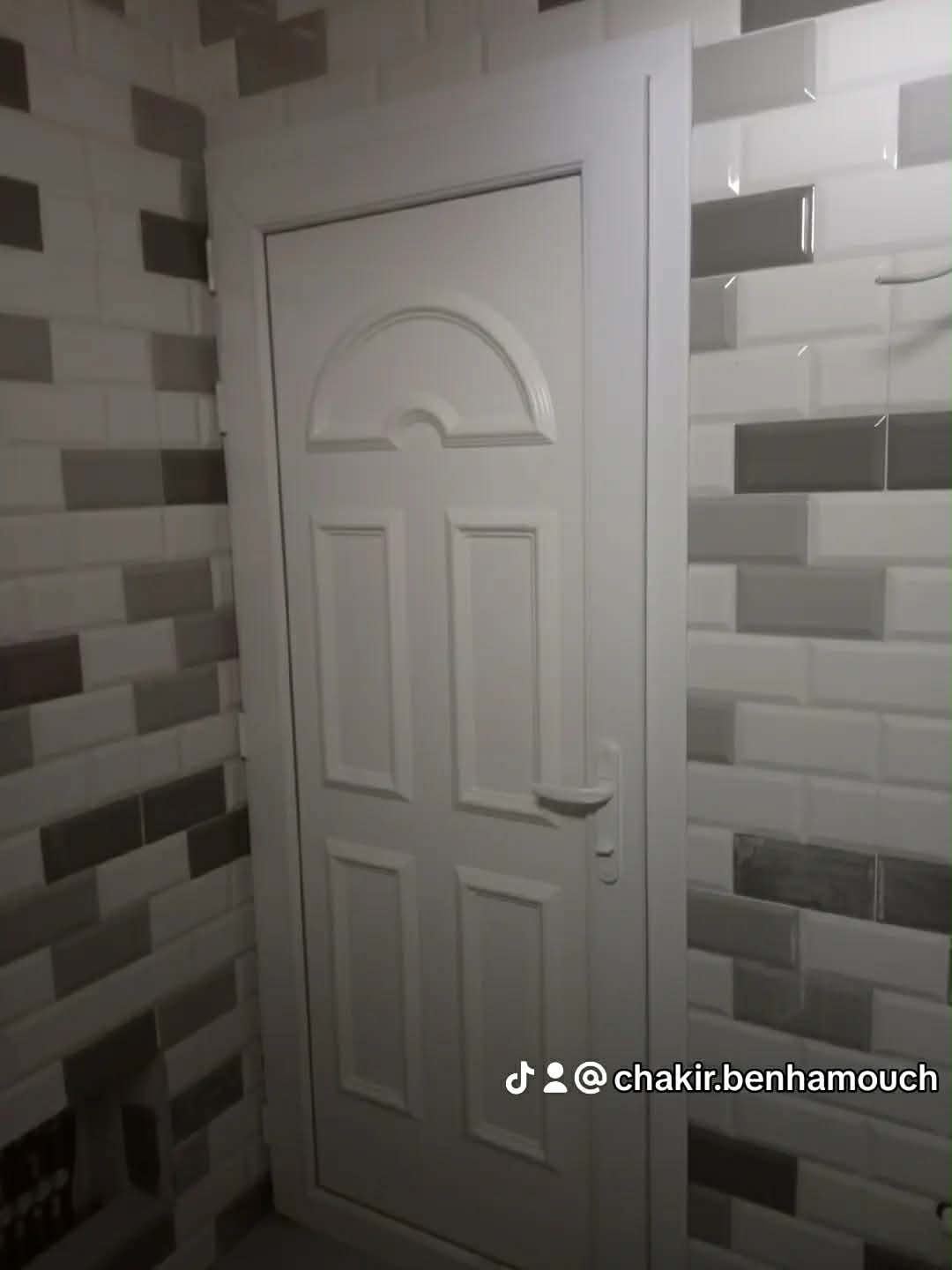 Porte salle de bain